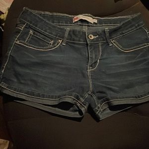 Levi’s shorty shorts low rise